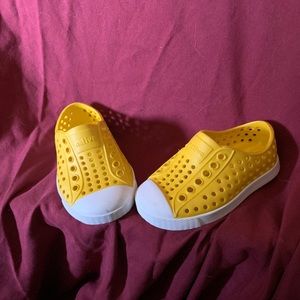 Native Jefferson Crayon Yellow Sneakers, Size C4